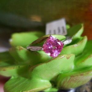 | ⭐HP⭐ Pop of Pink! Genuine Sapphire & Diamond |